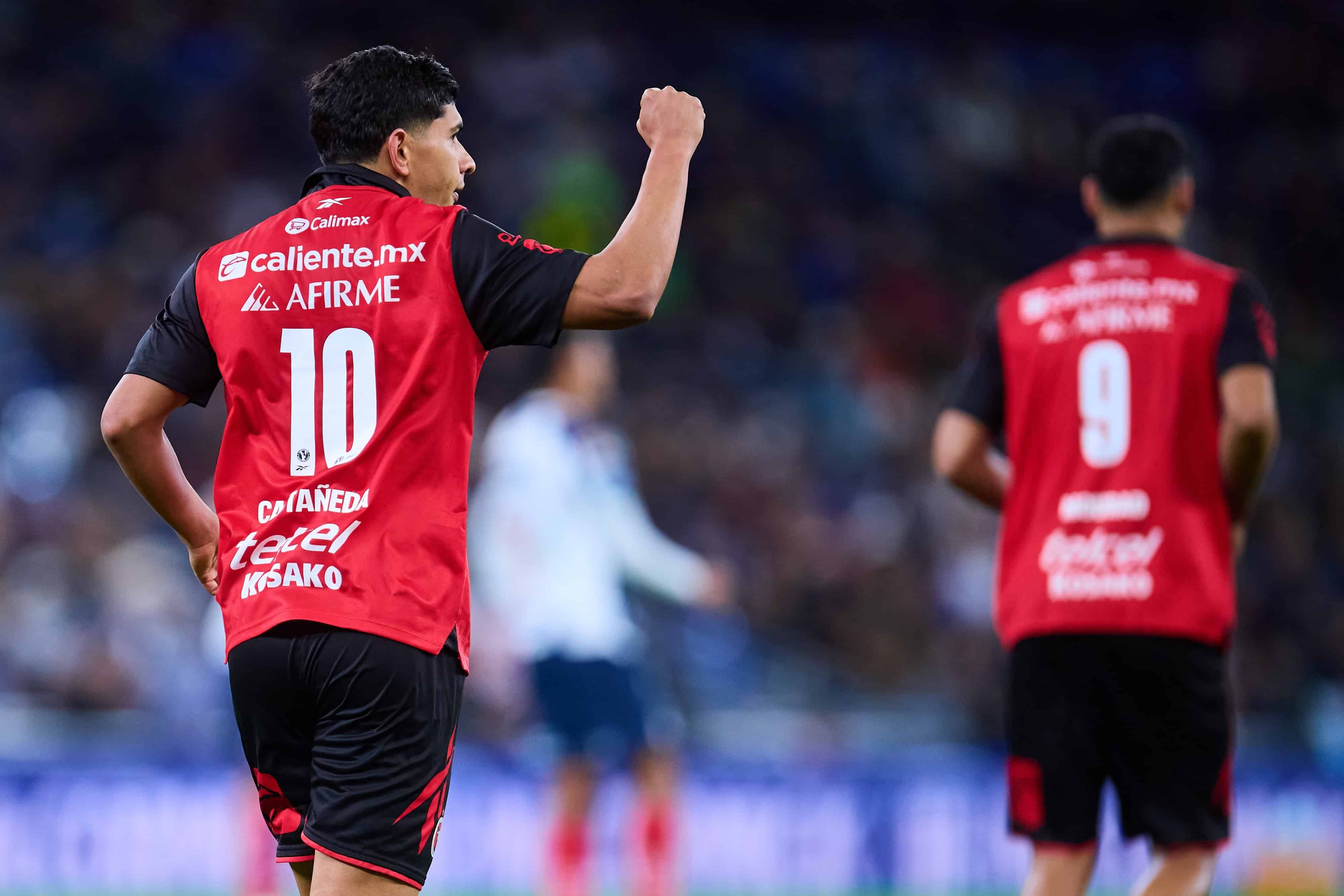 Kevin Casta&ntilde;eda hace el 2-1 desde los once pasos.