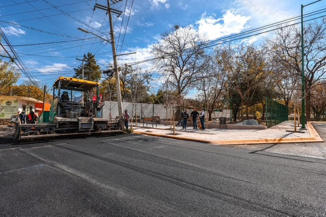Da a conocer Santiago arranque de obras de recarpeteo en El Barrial
