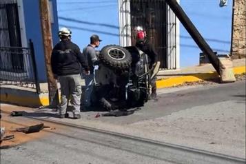 Chocan auto y cuatrimoto en Santiago