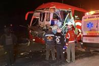 Deja choque de autob&uacute;s 20 lesionados