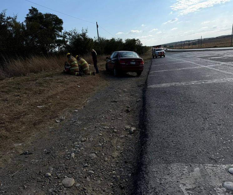 Resultan cinco heridos en choque frontal