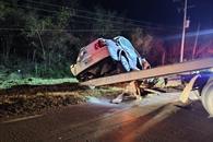 Vuelca auto en Cadereyta