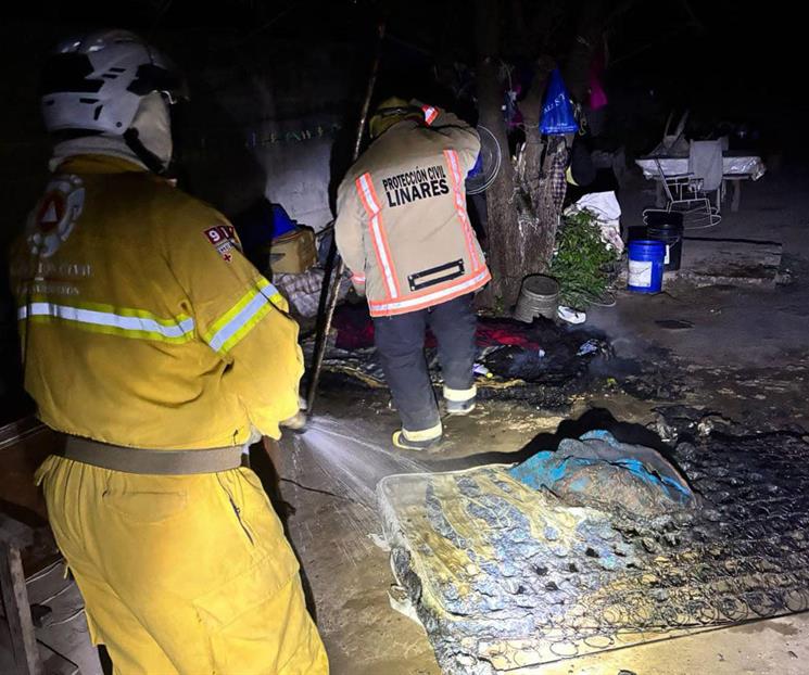 Rescatan a anciano de incendio