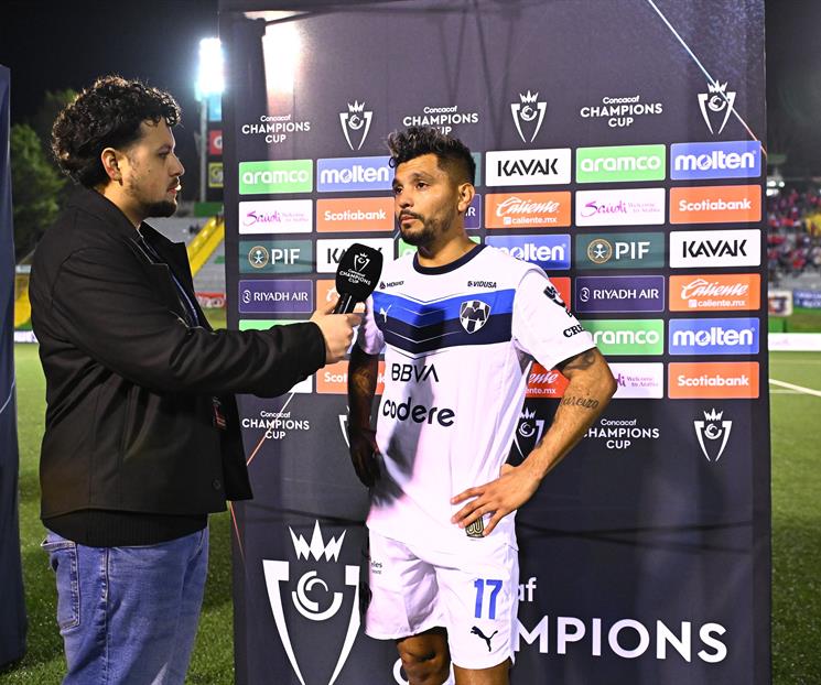 Queda contento Tecatito Corona con gol de empate