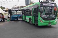 Chocan dos camiones en la Indepe