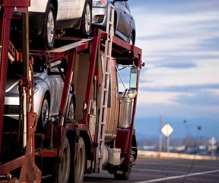 Resiente sector autotransporte impacto de robos y aranceles de EU