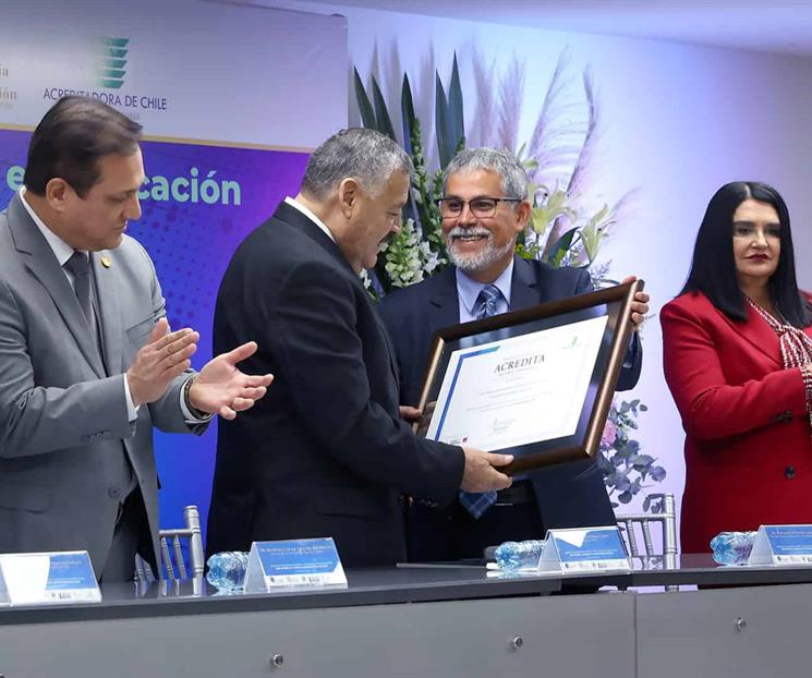 Recibe FFYL acreditaci&oacute;n internacional