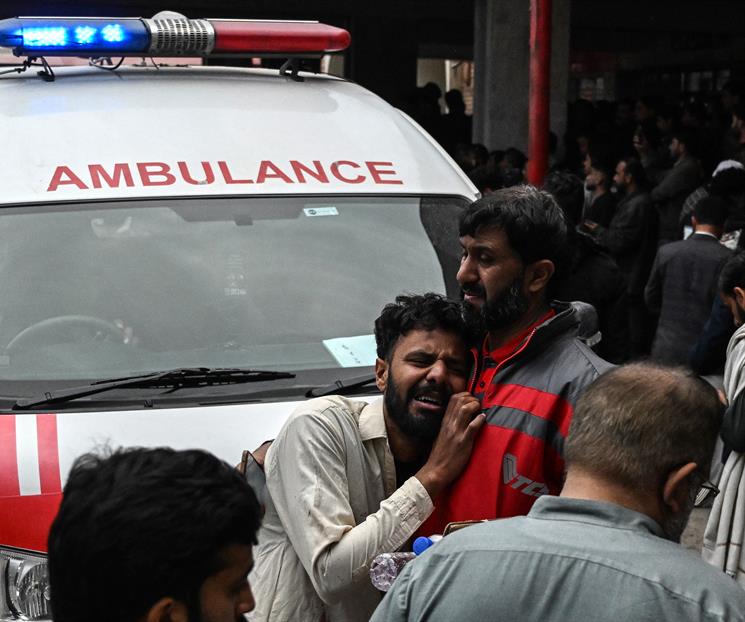 Reivindica EI masacre en mezquita de Pakist&aacute;n