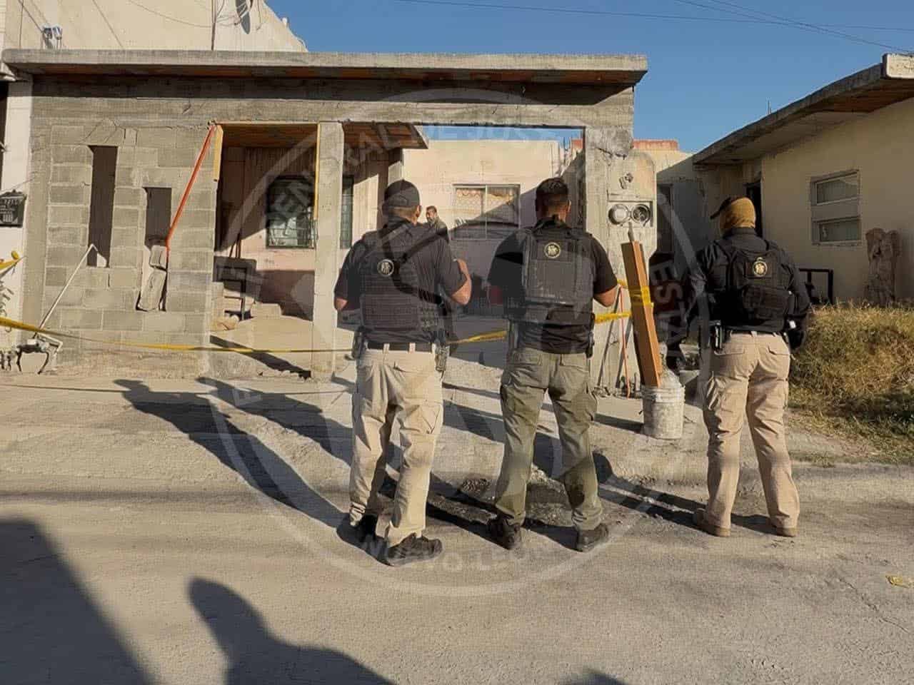 La Fiscal&iacute;a Especializada en Persona Desaparecidas catearon ayer la casa donde fue vista por &uacute;ltima vez Britany Nahomi, el pasado 26 de enero, en la Colonia Barrio de la Industria, a m&aacute;s de 200 metro de donde encontraron su cad&aacute;ver, en al poniente de Monterrey.