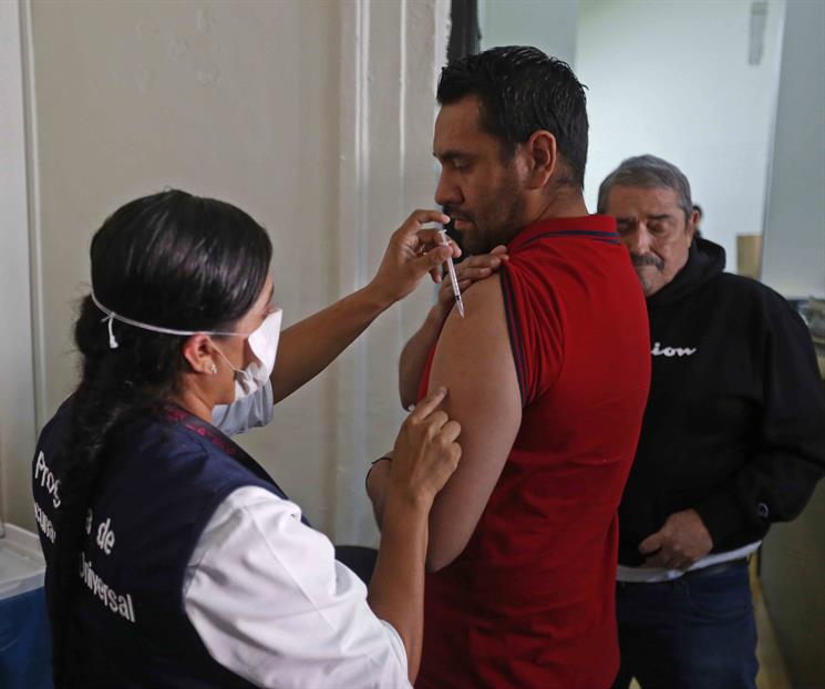 Senado urge a fortalecer el programa de vacunaci&oacute;n universal