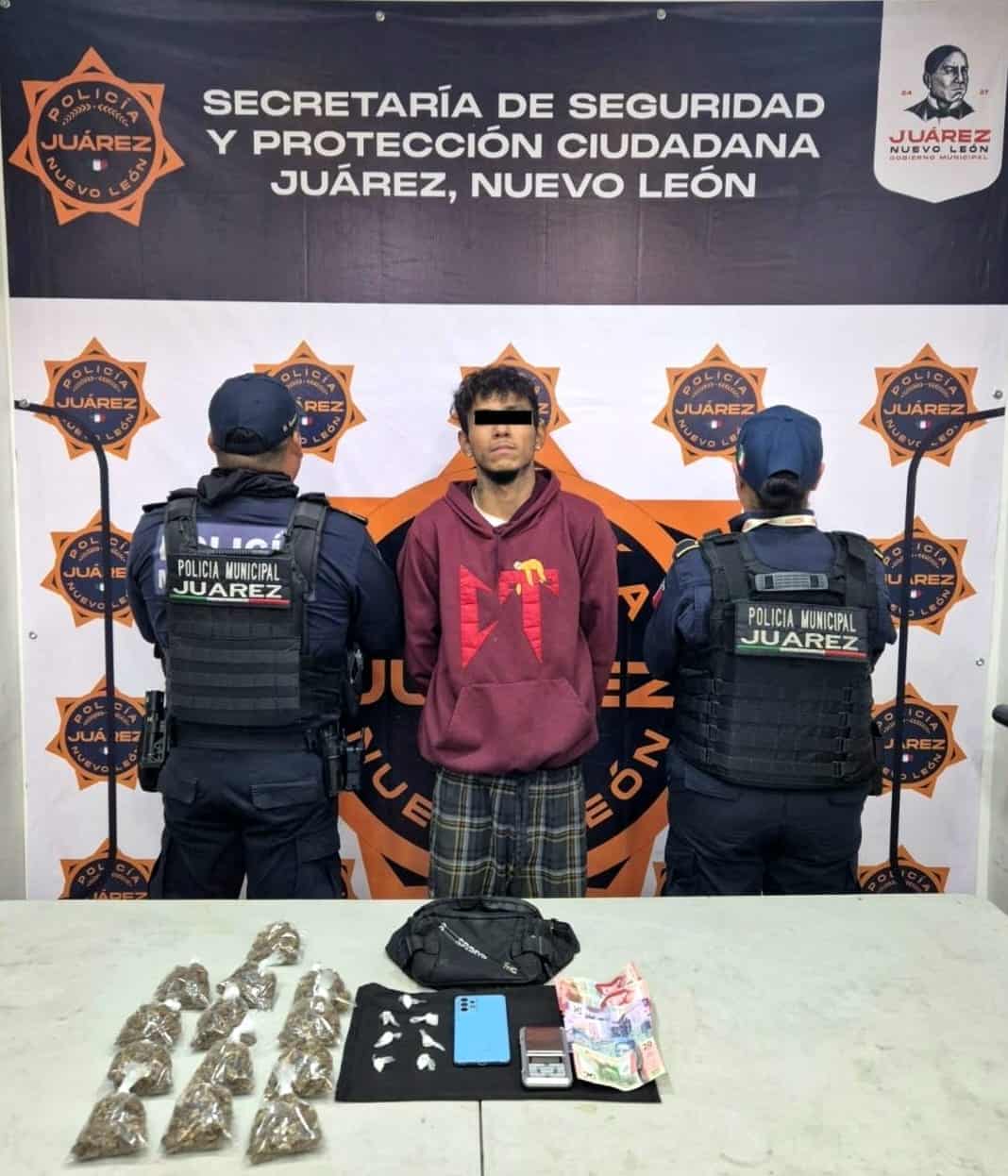 Un joven fue detenido en posesi&oacute;n de distintas drogas por elementos de la Polic&iacute;a de Ju&aacute;rez en la Colonia Valle de Santa Isabel.