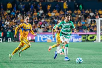 Remonta Tigres goleando a Santos