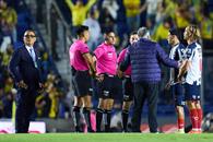 Expulsan a Torrent al final del partido