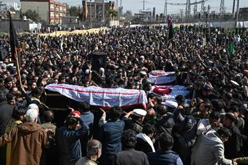 Llora Pakist&aacute;n a las v&iacute;ctimas del ataque suicida