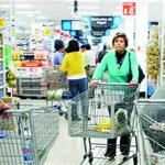 Confianza de los consumidores cae al peor nivel desde 2022