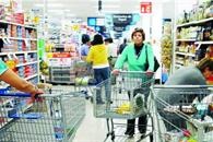 Confianza de los consumidores cae al peor nivel desde 2022