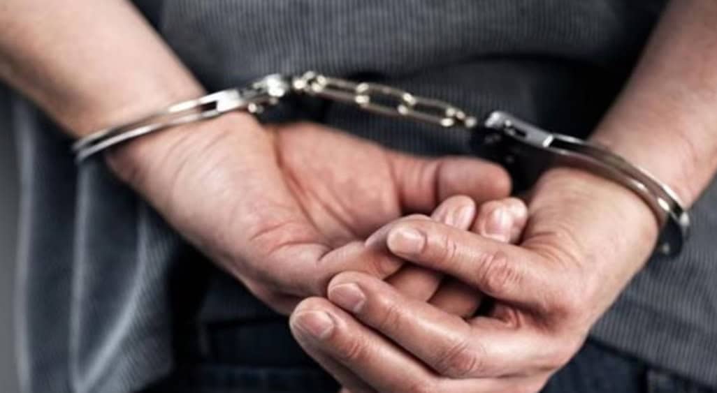 Vinculan a proceso a detenido por fraude