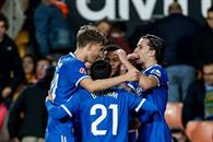 Real Madrid vence al Valencia y siguen a la caza del Barcelona