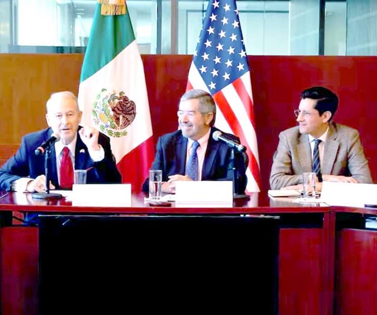 Celebra Johnson el intercambio de informaci&oacute;n en seguridad