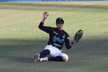 Vencen Sultanes al &Aacute;guila en inicio de serie