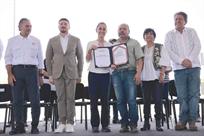 Entrega Claudia 53 viviendas en Ju&aacute;rez