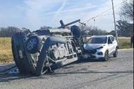 Deja volcadura dos lesionados