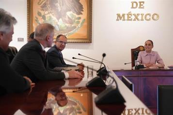 Impulsa Sheinbaum producci&oacute;n de vacunas ARN mensajero en M&eacute;xico