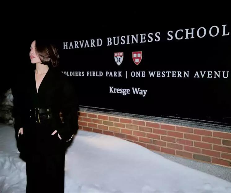 Danna recibe reconocimiento en Harvard
