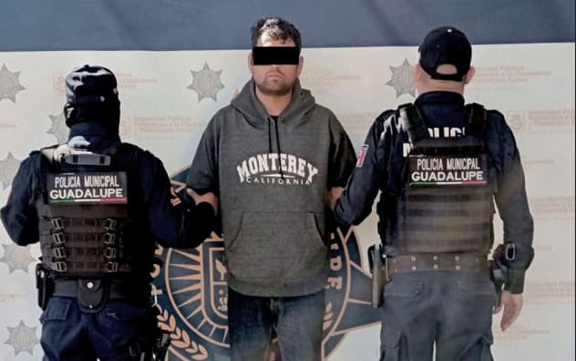 Utiliza estrobos en su veh&iacute;culo; lo detienen