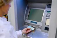 Advierte Moody&acute;s presi&oacute;n a bancos por mayor competencia