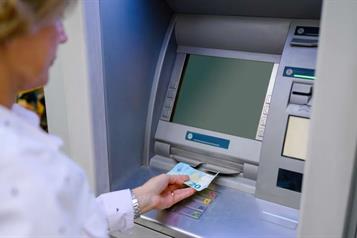 Advierte Moody&acute;s presi&oacute;n a bancos por mayor competencia