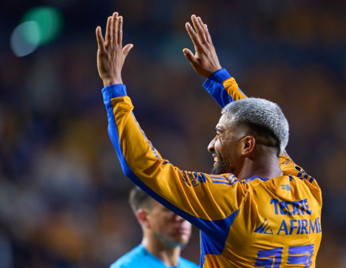 Queda feliz Guido Pizarro con debut goleador de B&uacute;falo Aguirre