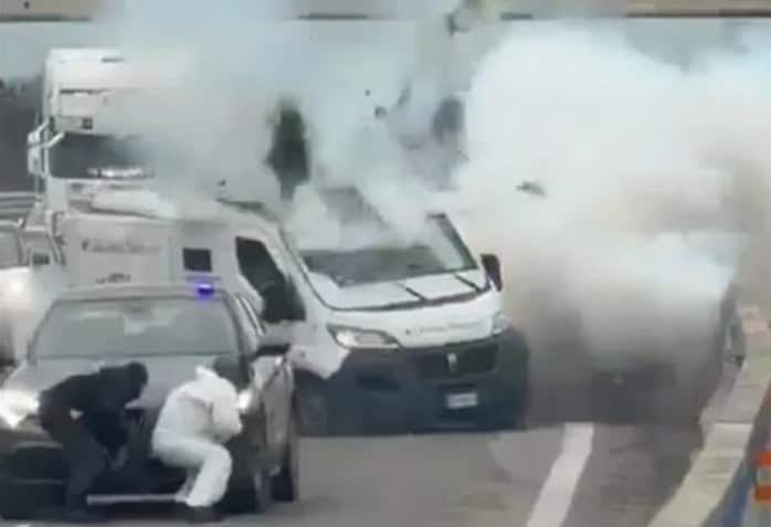 Frustran robo a auto blindado en Italia