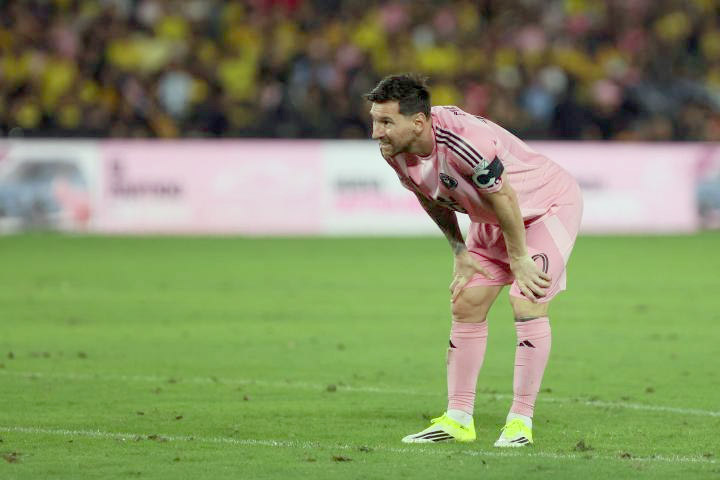 Preocupa en Argentina lesi&oacute;n de Lionel Messi