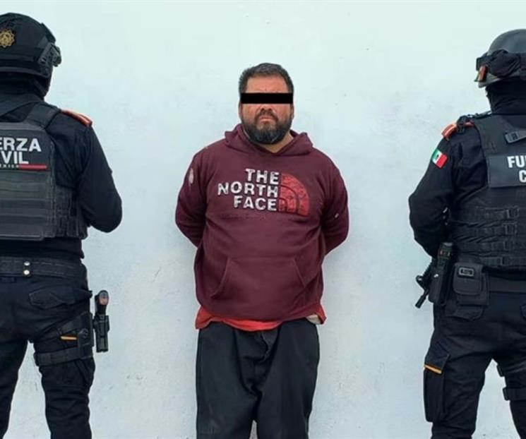 Cae por amenazar con cuchillo en evento oficial