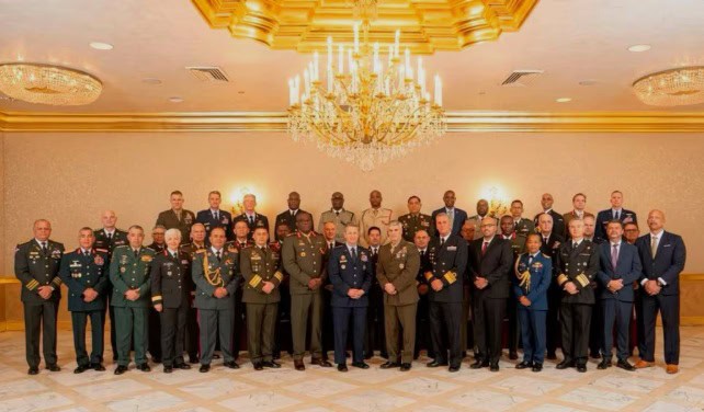 Defensa y Marina asisten a Conferencia de jefes de Defensa
