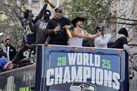 Festejan Halcones t&iacute;tulo con miles de fans