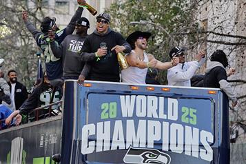 Festejan Halcones t&iacute;tulo con miles de fans