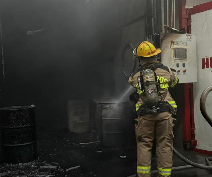 Incendio en empresa de Santa Catarina deja 3 lesionados