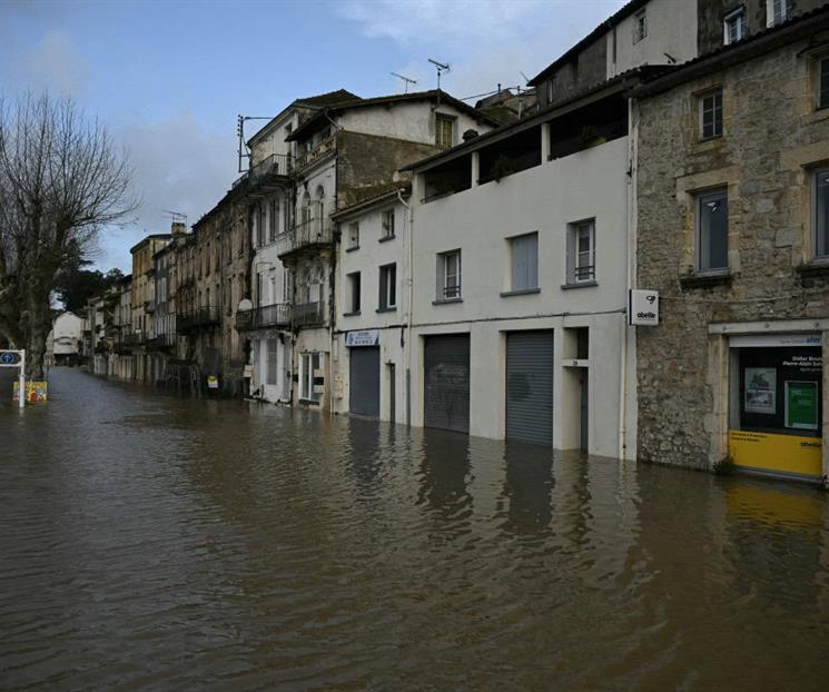 Tormenta causa un muerto y cortes masivos de luz en Francia Tormenta causa un muerto y cortes masivos de luz en Francia