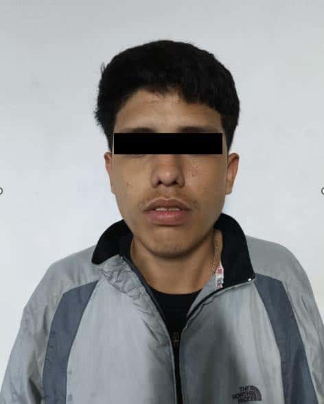 Elementos de la Secretar&iacute;a de Seguridad P&uacute;blica y Vialidad de Santa Catarina, detuvieron a un hombre por presunta posesi&oacute;n de sustancias il&iacute;citas durante recorridos de vigilancia.