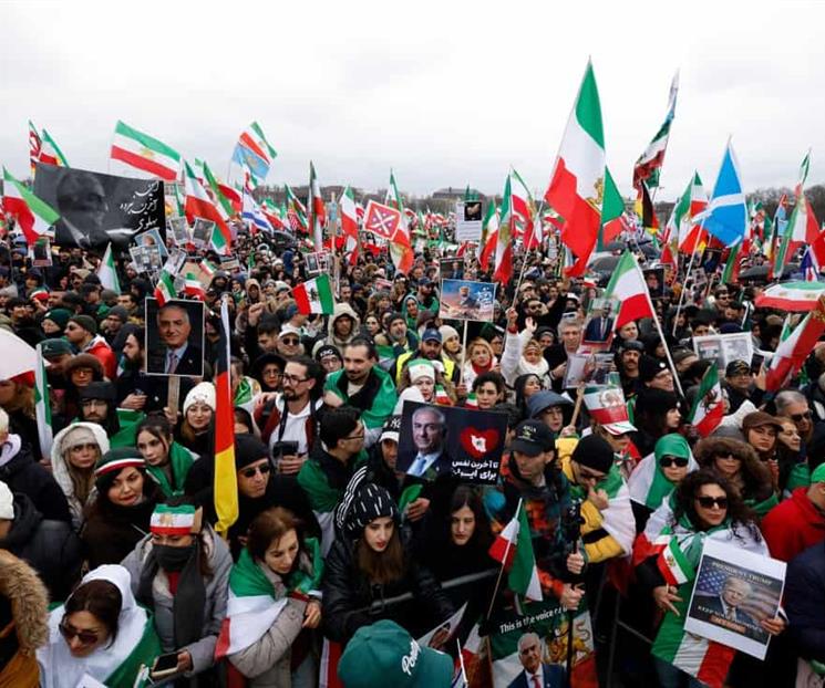 Se manifiestan unas 250 000 personas contra el r&eacute;gimen iran&iacute;