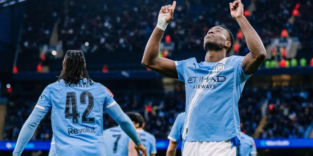 Avanzan City y Liverpool en la FA Cup