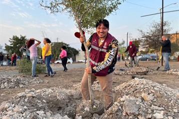 Festejan la amistad con jornada de reforestaci&oacute;n