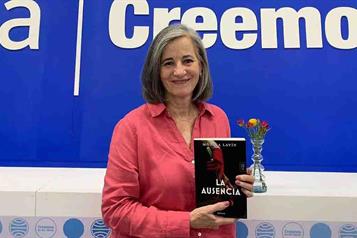 La ausencia, novela de M&oacute;nica Lav&iacute;n