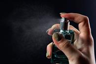 &iquest;Puede el perfume en el cuello alterar tu equilibrio hormonal?