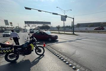 Reubican retorno vial en Santa Catarina