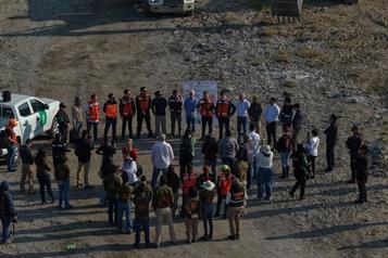 Realizan saneamiento en el río Pesquería