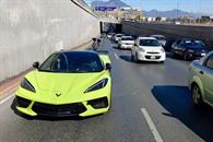 Se queda sin gasolina...en auto de lujo