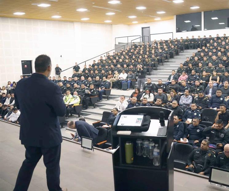 Capacita FGJ a elementos de FC y personal jur&iacute;dico de municipios